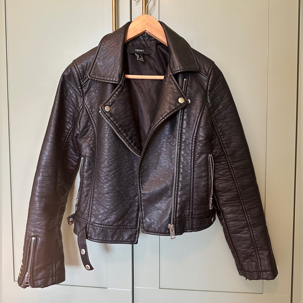 Forever 21 Moto Jacket - thick and heavy! Textured leather look - Faux leather